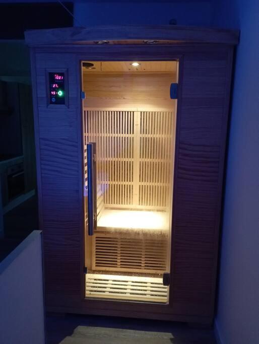 Sejour Sauna Et Jacuzzi Cocon Ла Рош-сюр-Йон Екстериор снимка